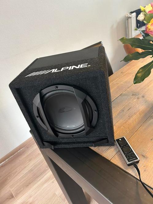 Subwoofer Alpine SWE-815 INCLUSIEF KABELBOOM.