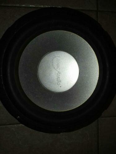 Subwoofer en versterker