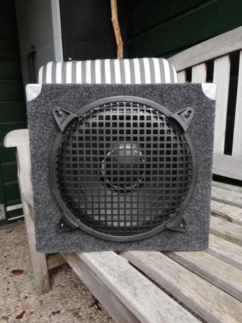 subwoofer in behuizing