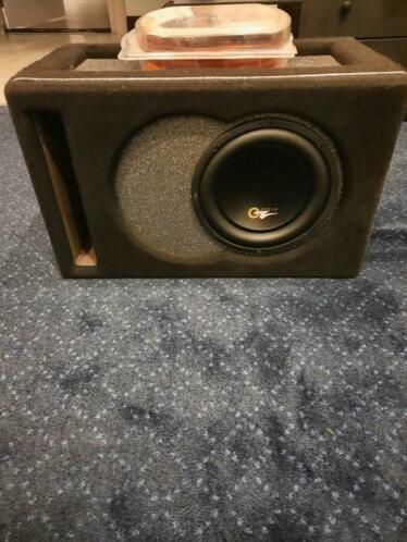 Subwoofer in op maat gemaakte kist