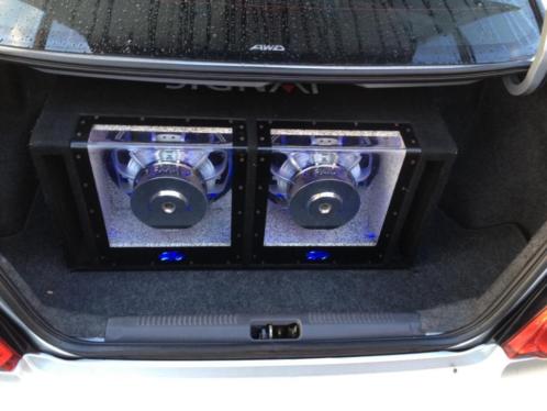 Subwoofer Signat 2x12039039 1400 wat  1 x 700W Versterkers Led