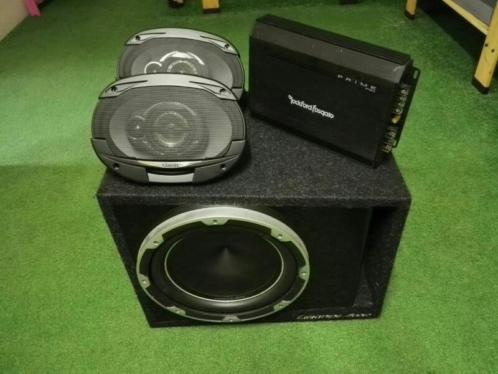 Subwoofer, versterker en speakers te koop.