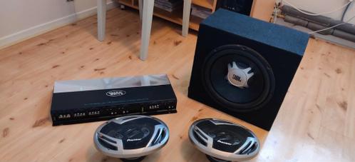 Subwoofer  versterker  speakers