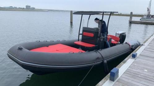 Super Capelli Tempest 700 Work, 200PK Evinrude en Pega Trail