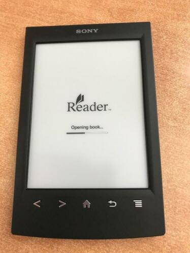 Super fijne zwarte Sony prs-T2 ereader  twee nieuwe covers