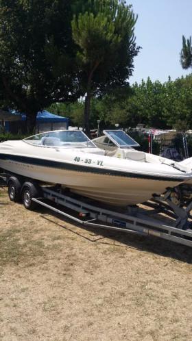 super mooie bayliner lx 2050 met zonnedek achter en trailler