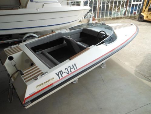 Super mooie Piranha Espada kuipstoelen radio cd dekzeil