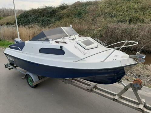 Super mooie shetland 50pk yamaha op trailer