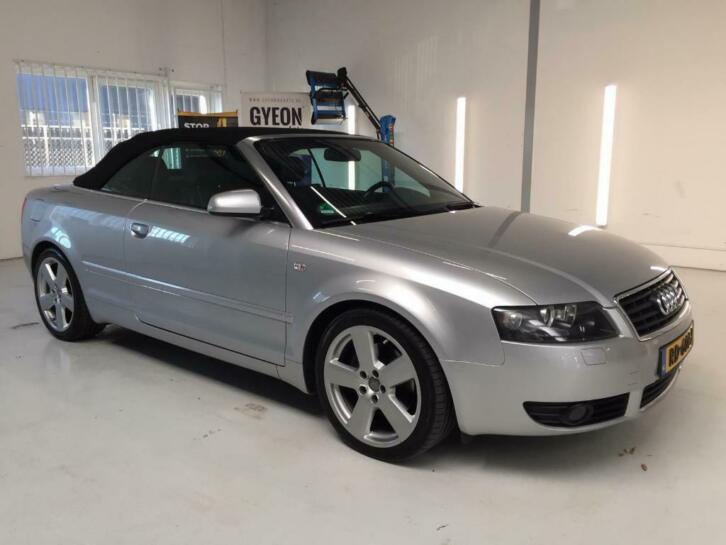 Super nette Audi A4 2.4 V6 125KW Cabrio 2003 Grijs