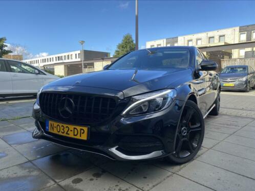 Super nette Mercedes C-Klasse 156PK XENON BURMESTER NAVI