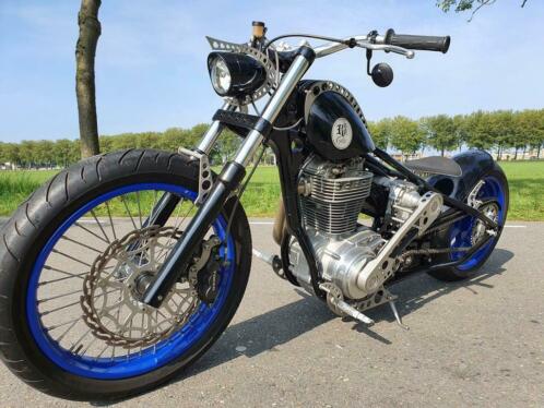 Super vette custom chopper op basis van LS650 Savage