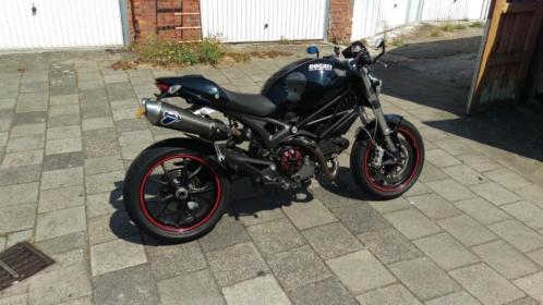 Supergoed onderhouden Ducati Monster 1100cc bouwjaar 2010