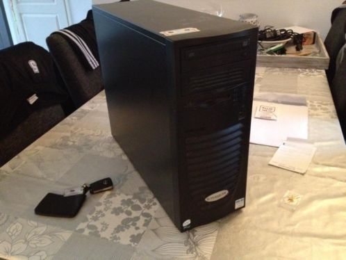 SuperMICRO-server met Xeon 2GHz, 8GB RAM, 2x 1TB HDD