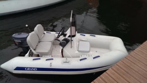 SUPERMOOIE RIB grand 330s met stuurconsole en 30pk Yamaha