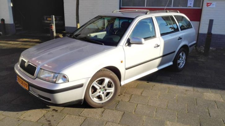 Supernette Skoda Octavia Combi 1.8T 20v