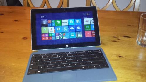 Surface 2 RT 32Gb met ToetsenbordCover 100 tel. geboden