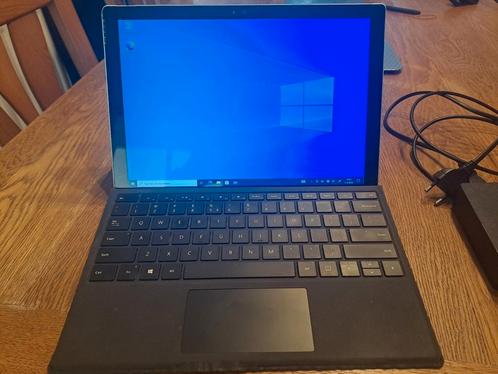 Surface pro 4 i5 processor 128SSD 4GB geheugen dockstation