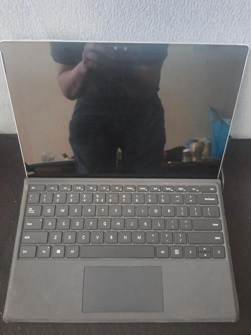 Surface pro 4.      I7.          256 gb met typecover