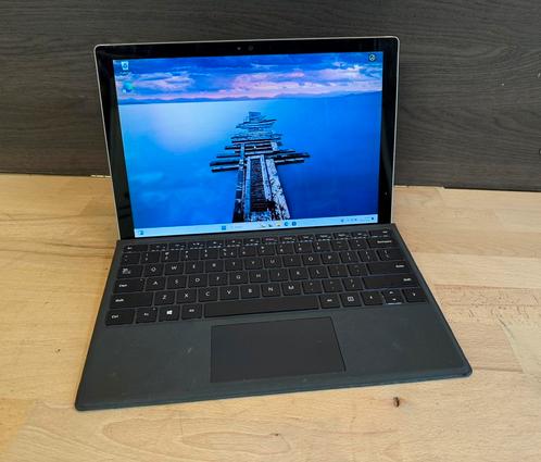 Surface Pro 4 incl dock station