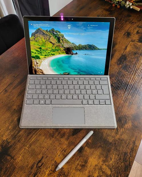Surface Pro 5, met toetsenbord en pen