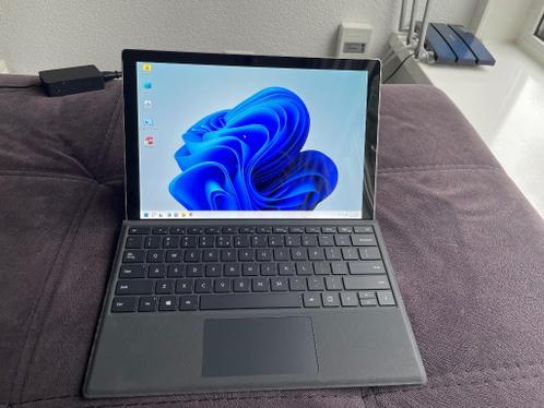 Surface Pro 5  TypeCover  Windows 11 Pro  Dockingstation