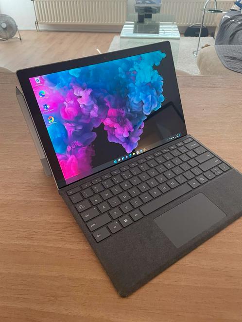 Surface Pro 6 I5 icl. Cover, toetsenbord, oplader en pen