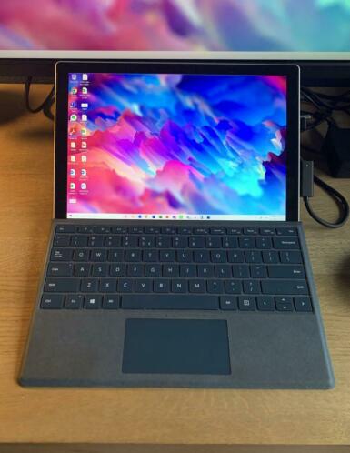 Surface Pro 7  i5  256 GB incl docking