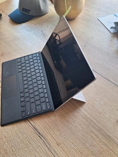 Surface pro 7 Model i3 8GB  128GB In Goede staat