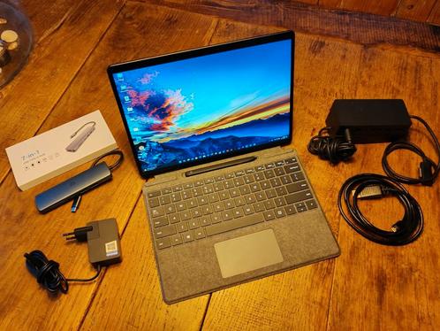 SURFACE PRO 8 i5 1TB TypeCover  Pen2 Hub Muis Dock GARANTIE