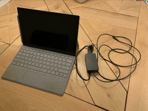 Surface pro LTE 4g 256gb ssd 8gb I5 incl pen en surface dock