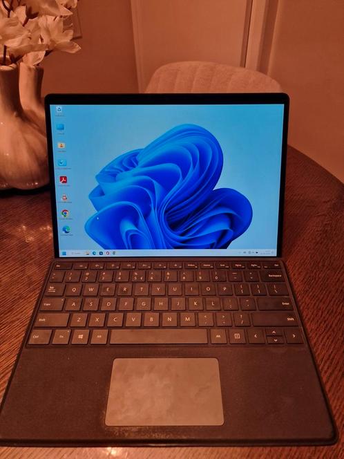 Surface pro x  128GB  i5  8GB  SQ1 processor