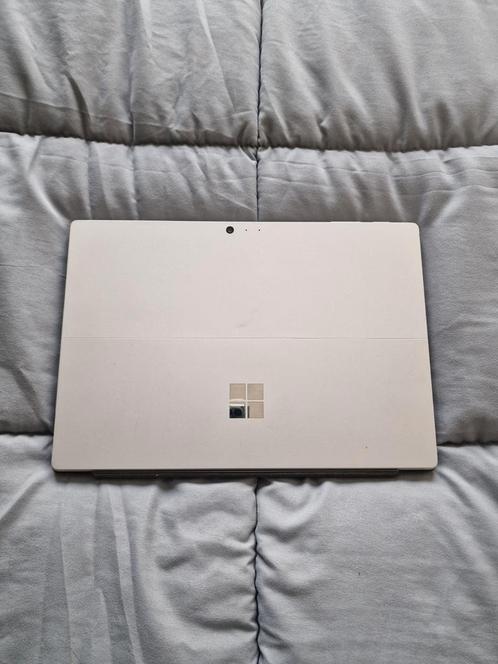 Surfacr Pro 5 - 256 GB - 8 GB RAM