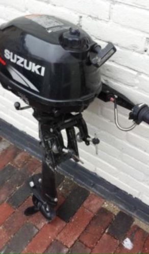 Suzuki 2,5 pk 4 tact buitenboord motor.