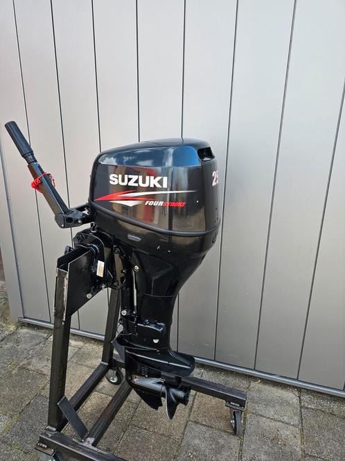 SUZUKI 25 pk 4 TAKT  LANGSTAART  NETTE STAAT