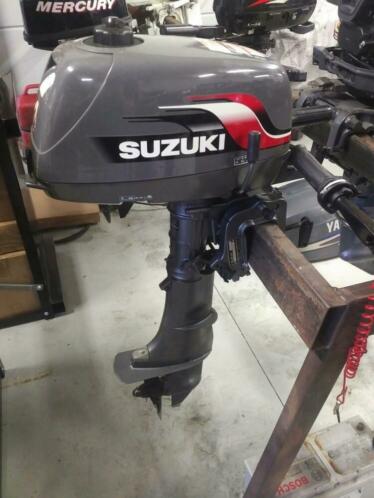 Suzuki 4 pk 2T kort knuppel licht gewicht nieuwstaat