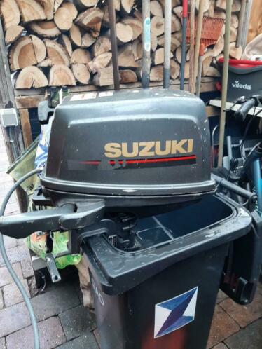 Suzuki 6.6 pk dubbele cilinder 2 takt incl. tank