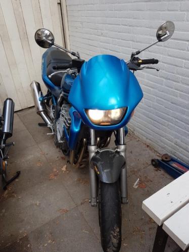 Suzuki Bandit A2  code 80 op kenteken maar vol vermogen