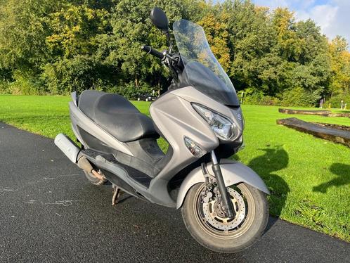 suzuki burgman 200