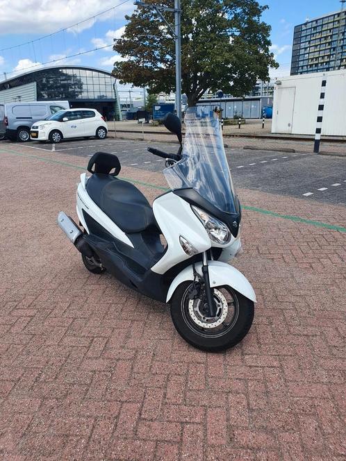 Suzuki Burgman 200 motorscooter