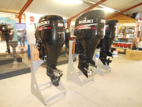 Suzuki DF 90 ATL overjarig nieuw 3 jaar garantie