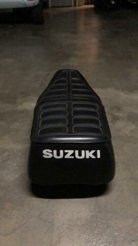 Suzuki GN250 Zadel