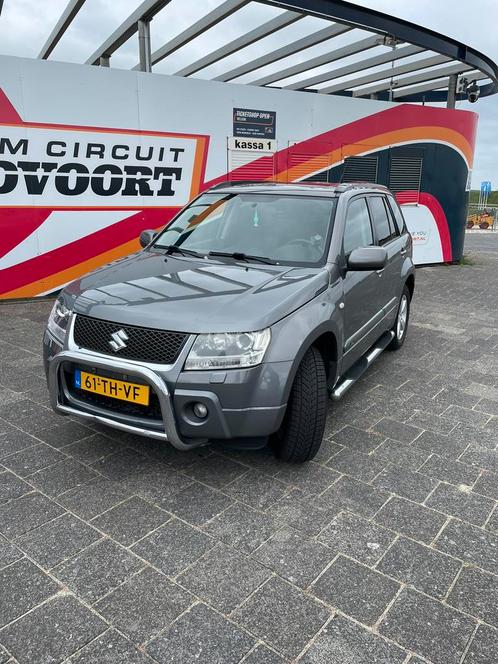 Suzuki grand vitara 2.0-16V High Executive 4WD Leer