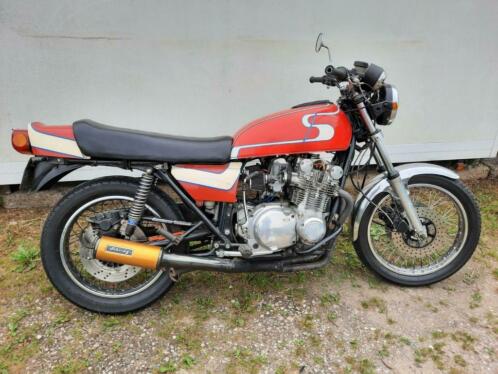 Suzuki GS 750, plus originele onderdelen,1977