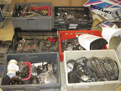 suzuki  GS1000 GSXR750W onderdelen heel veel moet weg