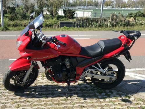 Suzuki GSF 650 SA weinig km, topkofferABS,zeer goede staat