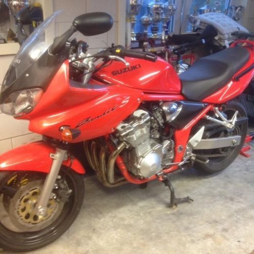 Suzuki GSF600S Bandit 2002 met maar 8800 km