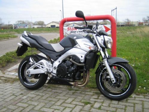 SUZUKI GSR 600 (bj 2006)