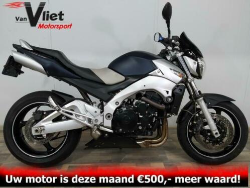 SUZUKI GSR 600 Mat blauw en pas 25430km.