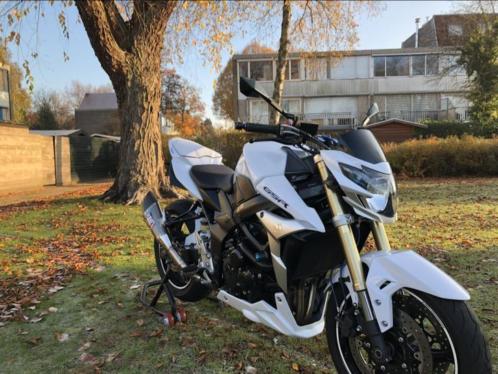 Suzuki GSR 750