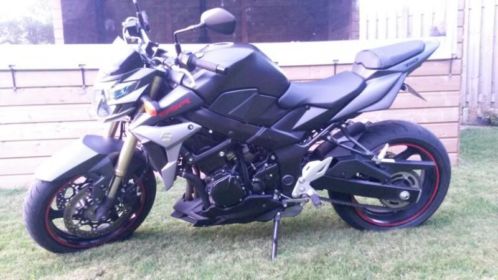  Suzuki Gsr 750A